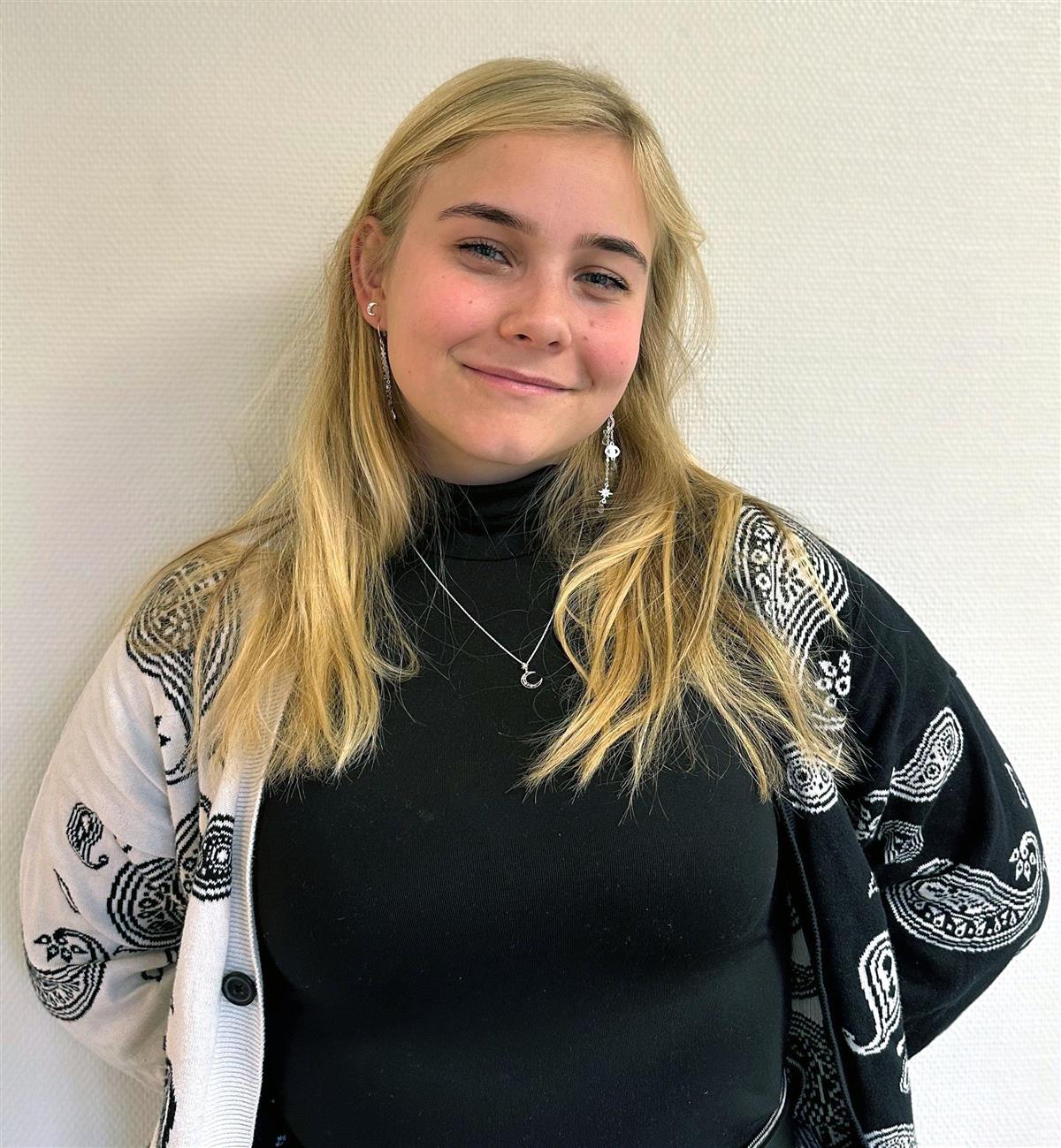 Bilde av Lynn Berg. Hun er ansatt i junior- og ungdomsklubben i Evje og Hornnes kommune. - Klikk for stort bilde